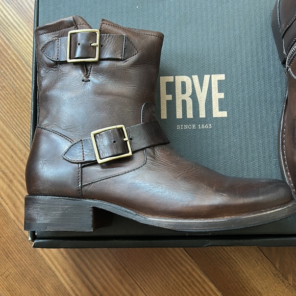 FRYE chocolate Vicky Engineer Women's size 8.5 - Picture 2 of 5